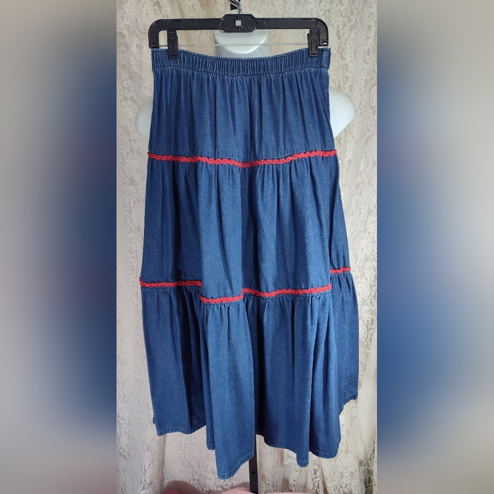 Vivaldi Denim Skirt accent red